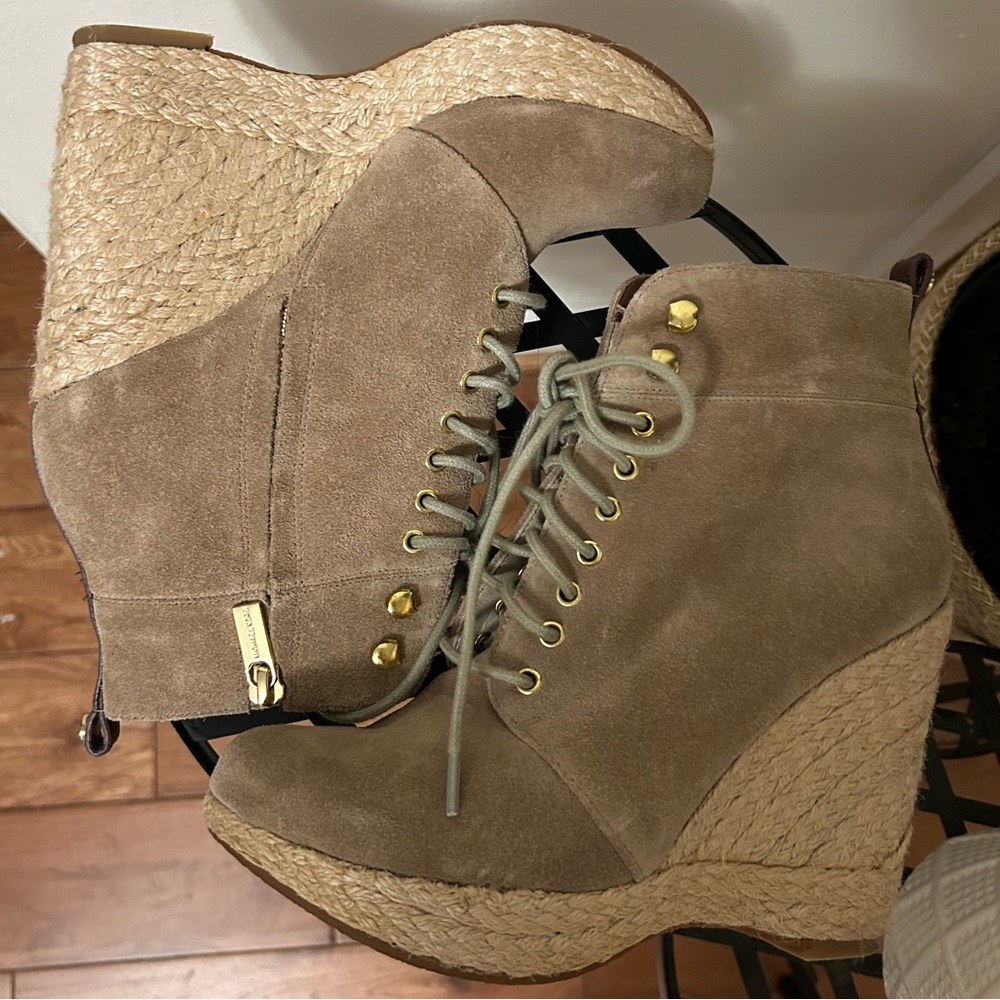 Tan/Cream Micheal Kors Wedged Booties - Picture 4 of 4